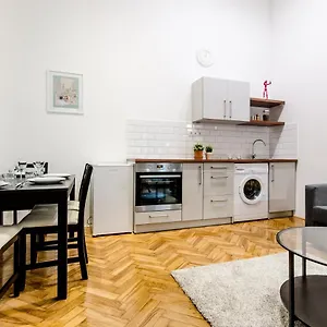 B63 2 Bedroom In Heart Of Budapest
